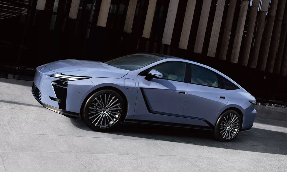 Lexus trình làng ES thế hệ tiếp theo, diện mạo thay đổi lớn, có thêm bản thuần điện