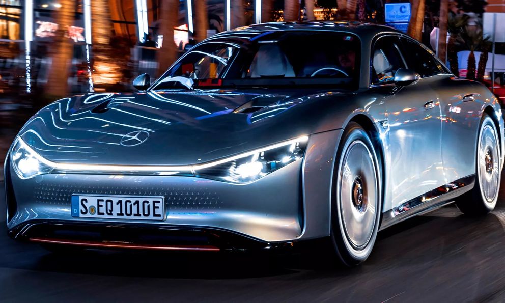 Sơn năng lượng mặt trời của Mercedes có thể giúp xe điện chạy được hàng nghìn km mỗi năm