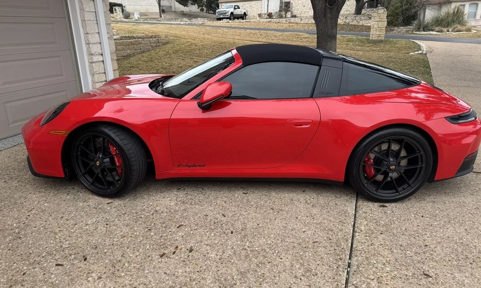 Chủ xe Porsche 911 âm thầm bỏ tiền sửa xe mà không dùng đến bảo hiểm, lý do bất ngờ phía sau