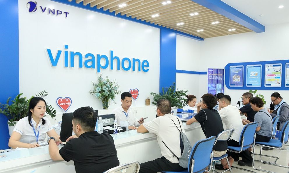 Ba thập kỷ viễn thông và những cột sóng thay đổi cách người Việt kết nối