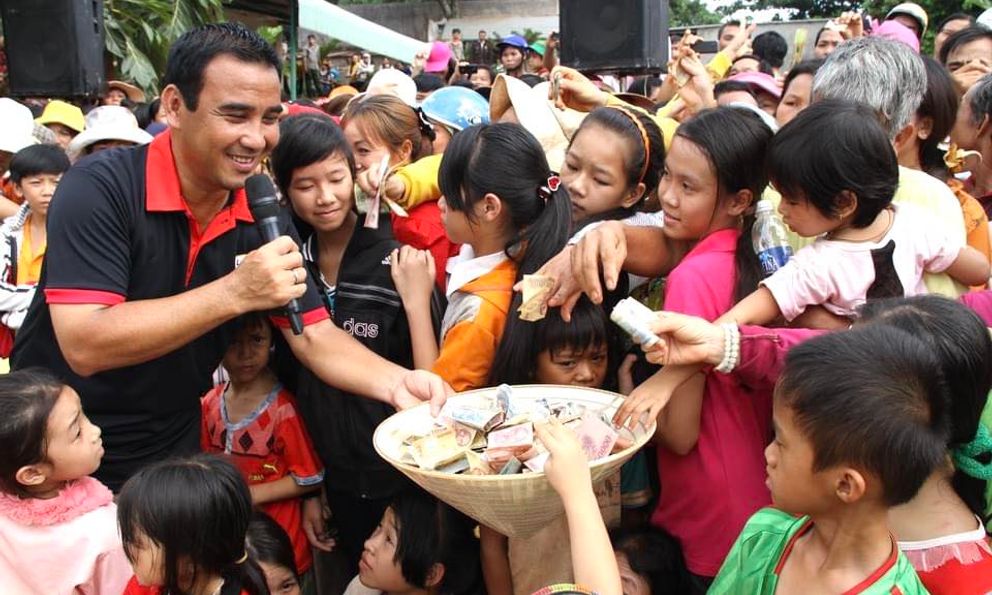 NÓNG - NS Quyền Linh chính thức lên tiếng sau khi bị Tập đoàn Hoa Sen tố BỘI TÍN, xem xét khởi kiện