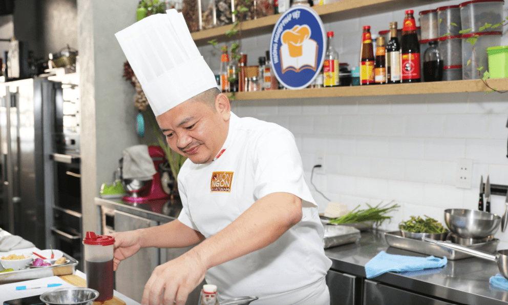 Đầu bếp thưởng 1 tỷ cho ai bán lòng se điếu thật: Đại sứ ẩm thực Việt, từng nấu ăn cho cố Thủ tướng Lý Quang Diệu...nhưng cũng lắm thị phi