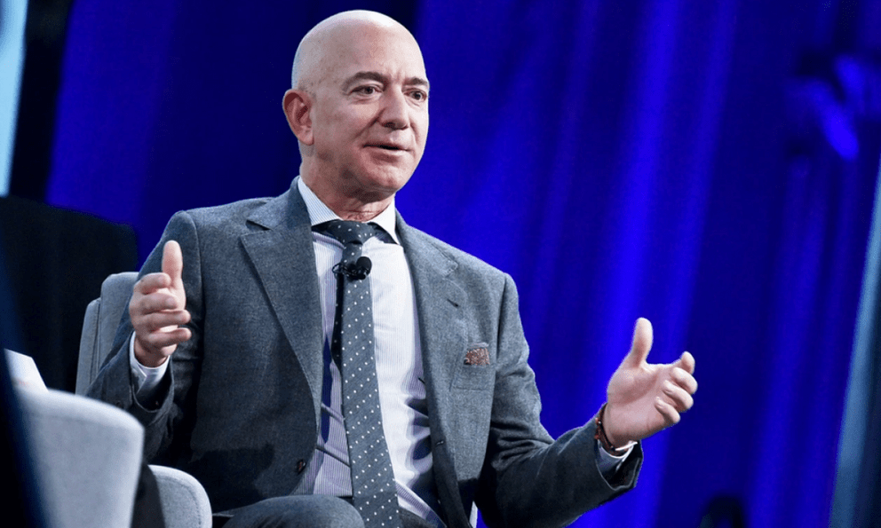 Vì sao tỷ phú Jeff Bezos và Bill Gates đều kiên nhẫn rửa bát mỗi tối?