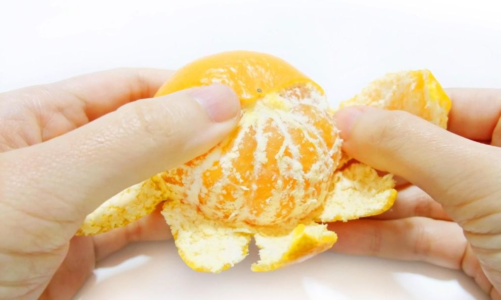 Công dụng bất ngờ của sợi xơ trắng trên cam, quýt, các chuyên gia khuyến cáo tuyệt đối không nên bỏ