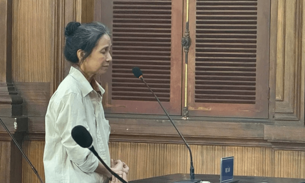 TP.HCM: Nữ kế toán trường THPT 