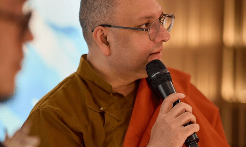 “Về miền bí ẩn”: Hồi ký hé lộ cuộc đời phi thường của một tôn sư dám từ bỏ giàu sang để đi tìm… giác ngộ