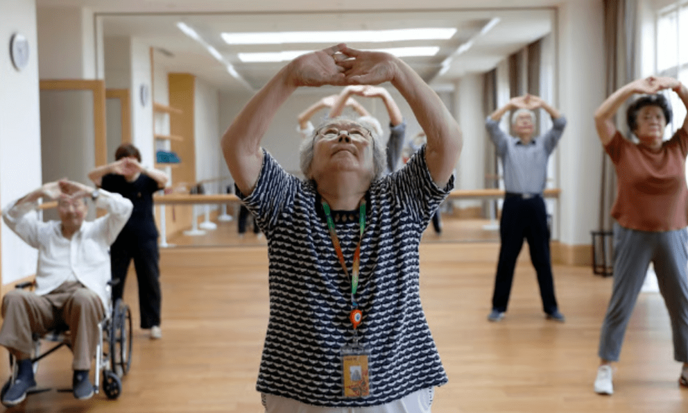 Từ đánh thuế bao cao su đến hoàn phí khám thai cho người về hưu: Trung Quốc đang làm mọi cách để người dân sinh con