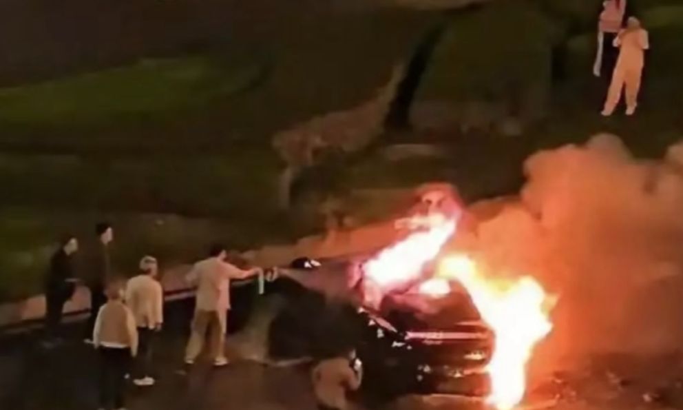 Tài xế tử vong trên xe điện bị cháy do không mở được cửa