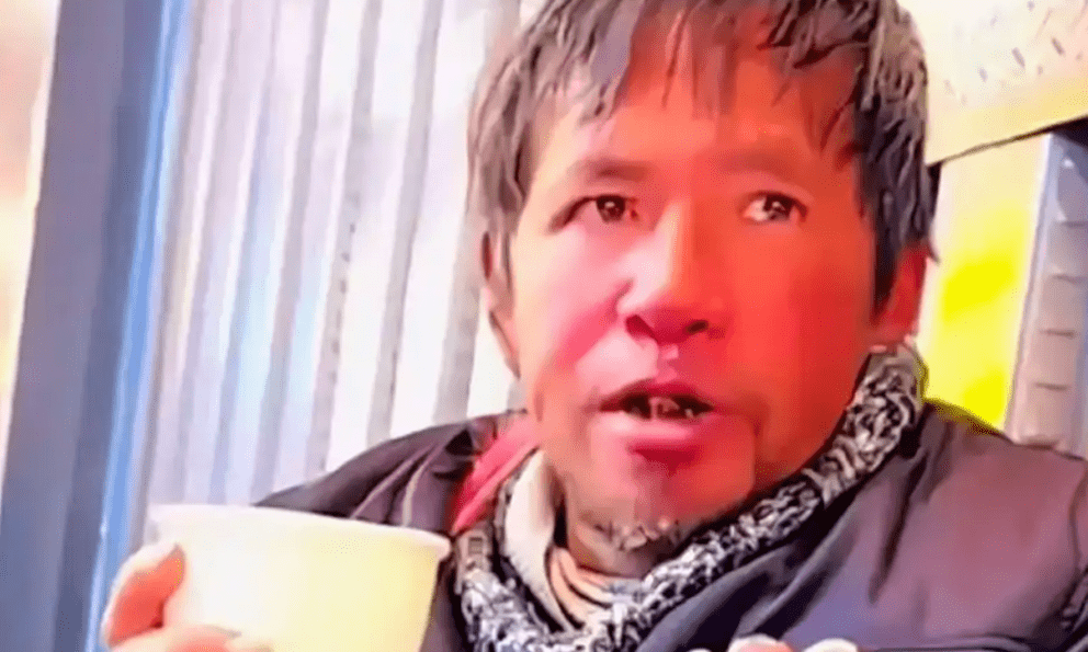 15 tuổi vào đại học, từng kiếm hơn 2,8 tỷ đồng mỗi tháng: Thần đồng nổi tiếng nay sống vô gia cư, lang thang suốt 16 năm