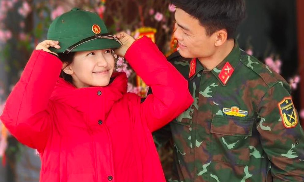 Hòa Hoà Minzy chính thức xác nhận chồng sắp cưới là quân nhân Thăng Văn Cương: 