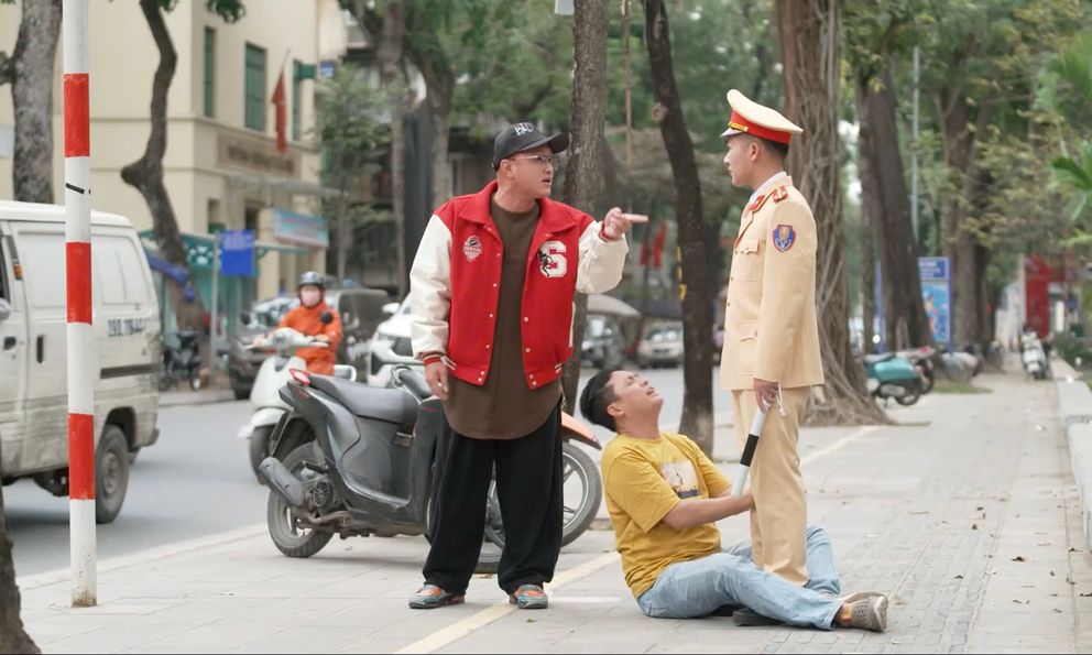 Cười ra nước mắt với trải nghiệm giao thông đô thị của Nam Tào - Bắc Đẩu: Thước phim giải trí hay tấm gương phản chiếu chính chúng ta?