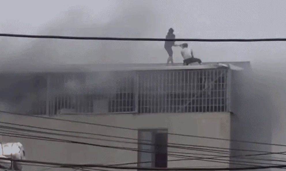 Người đàn ông kể giây phút bắc thang cứu 7 người trong vụ cháy ở Hà Nội: 