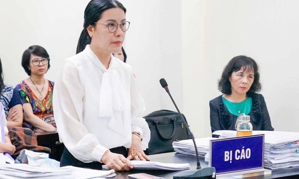 Cựu hiệu trưởng ở Hà Nội trong vụ thu sai tiền dạy thêm: 