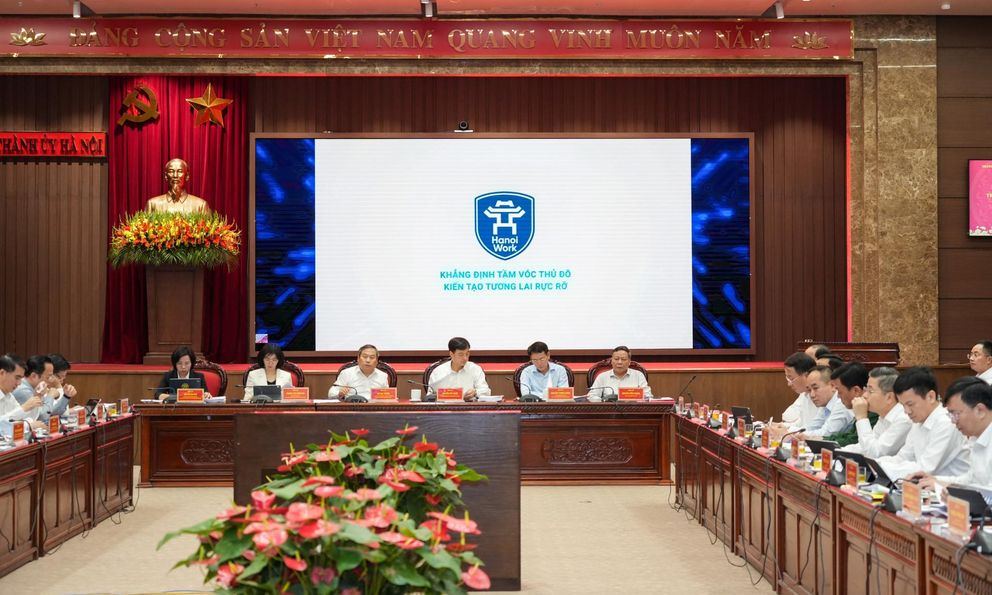 Hà Nội “chấm điểm” cán bộ trên nền tảng HanoiWork, kỳ vọng giảm 25% thời gian họp