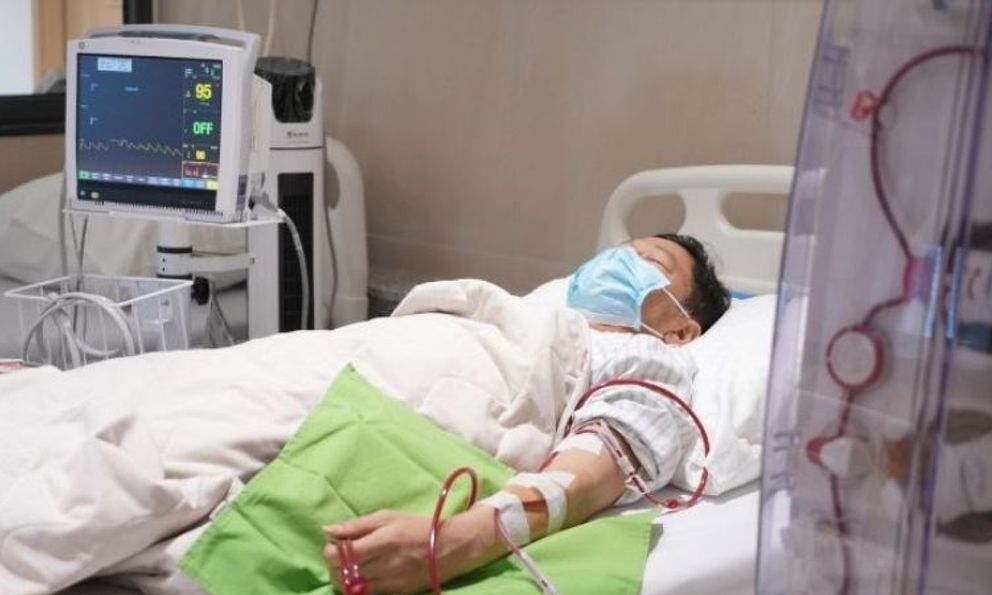 Hơn 340.000 bệnh nhân chạy thận Nhật Bản hoảng sợ tột cùng trước nguy cơ cạn kiệt vật tư y tế