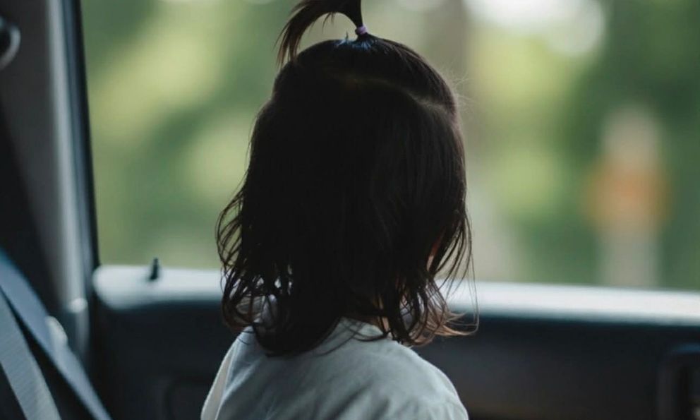 Thương tâm: Bé gái hơn 2 tuổi tử vong sau 5 tiếng bị bố bỏ quên trong ô tô