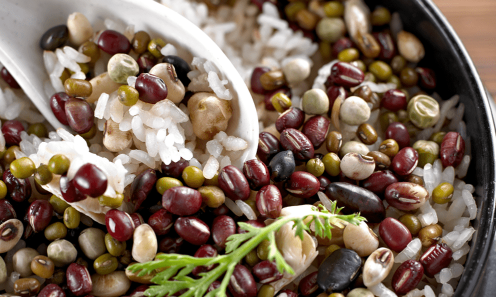 Lời khuyên đến những gia đình thường xuyên ăn cơm trộn các loại hạt 