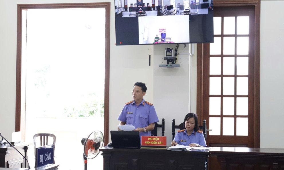 Cần Thơ: Tài xế xe công nghệ đâm chết nữ chủ quán cà phê vì nghe tiếng 