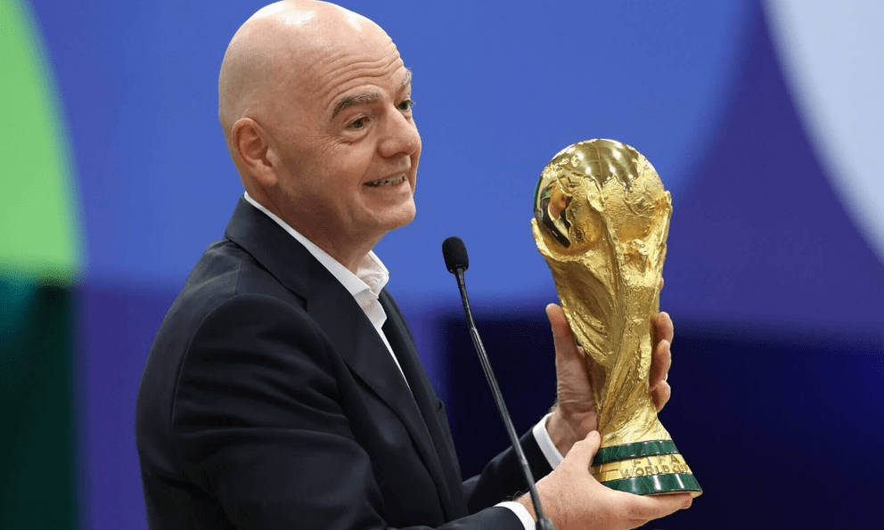 Liên đoàn bóng đá châu Âu chuẩn bị khởi kiện hình sự Chủ tịch FIFA