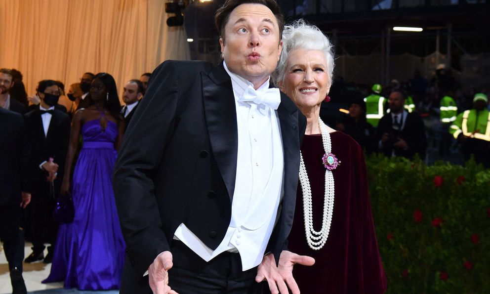 Mẹ Elon Musk tiết lộ con trai muốn sống trong một thành phố trên sao Hỏa