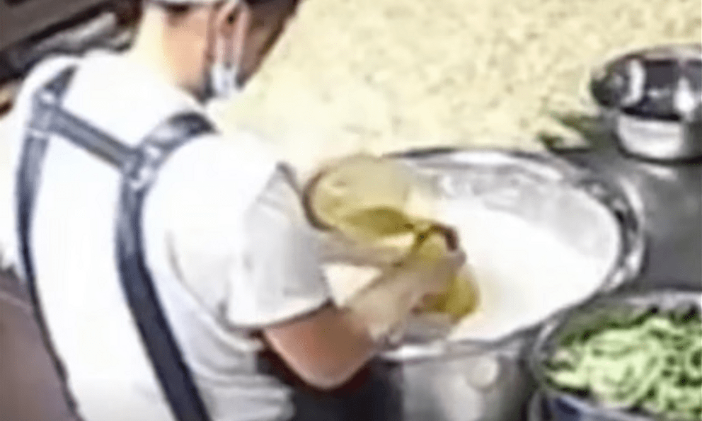 Vụ gần 300 trẻ ngộ độc vì cơm nhiễm chì gấp 400.000 lần, kiểm tra bếp ăn phát hiện kinh hoàng: Hiệu trường cùng 30 người bị điều tra