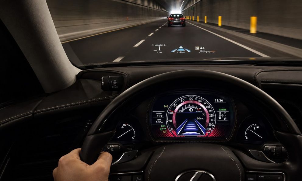 Lexus bị tố nhận diện sai mắt người lái, tài xế Mỹ gốc Á tính chuyện kiện hãng