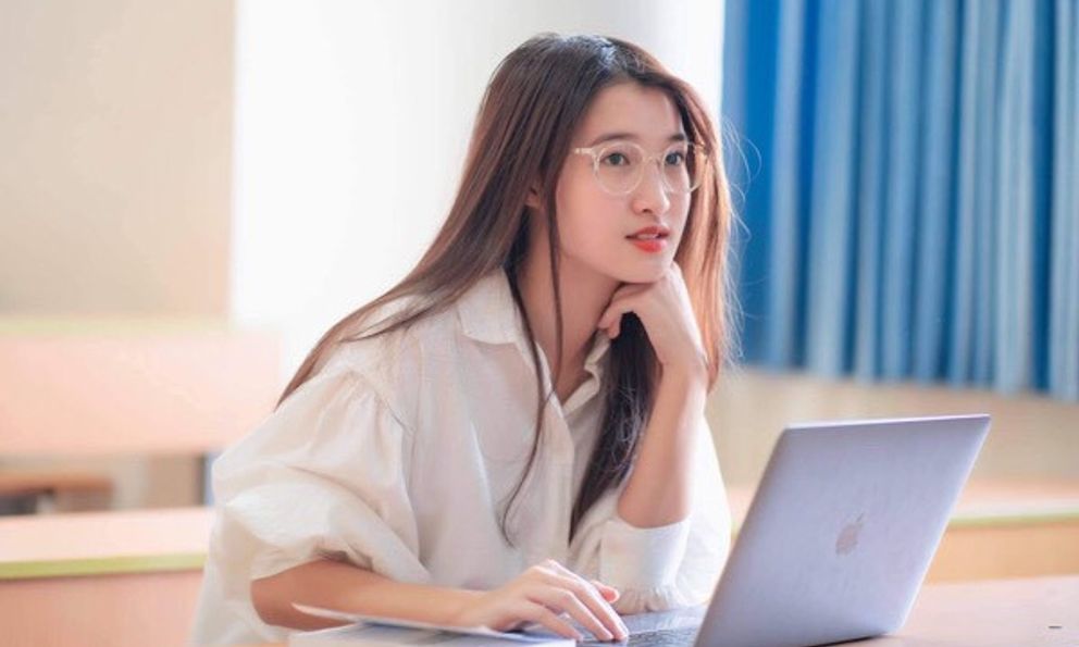 Nàng dâu nhà tỉ phú - Á hậu Phương Nhi: Đam mê học luật, 19 tuổi đăng ký hiến tạng, nhan sắc ngày càng thăng hạng 