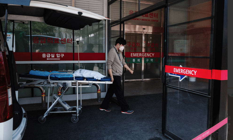 Bệnh nhân 30 tuổi ngừng tim vì bị bệnh viện từ chối cấp cứu