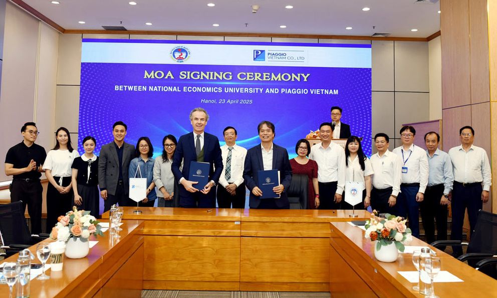 Piaggio hợp tác với Đại học Kinh tế Quốc dân nhằm phát triển thế hệ lãnh đạo trẻ giàu tư duy đổi mới