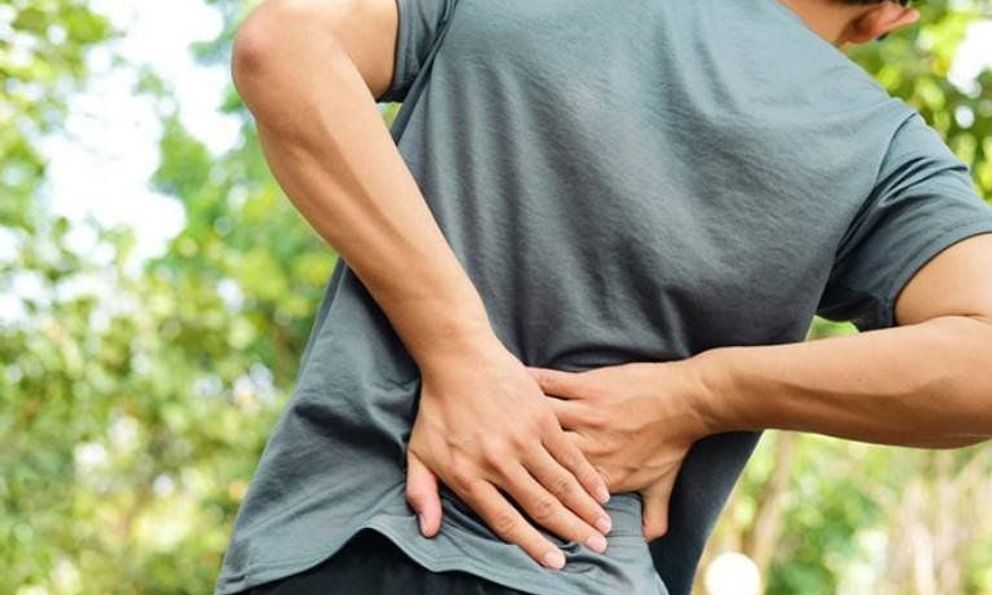 Chàng trai 20 tuổi bị đau lưng suốt 10 ngày, đi khám tại Bệnh viện Bạch Mai phát hiện ung thư đã di căn khắp cơ thể