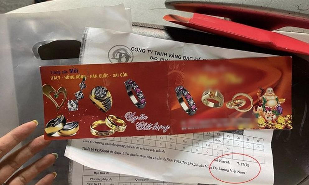 Hải Phòng: Cô gái mua nhẫn vàng 18K, đem đi kiểm định chưa đạt 10K - Chủ tiệm vàng nói gì?