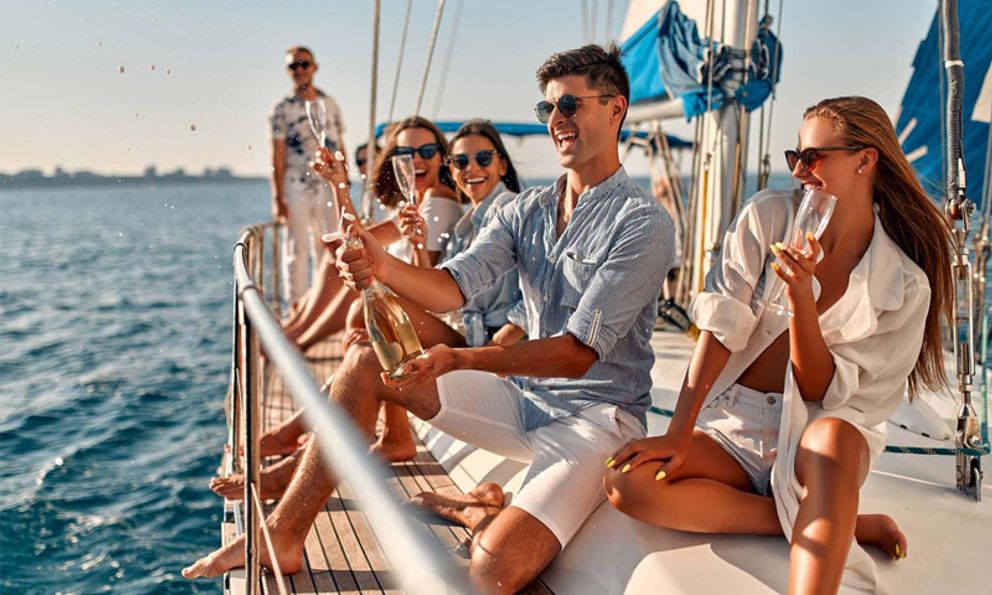 Du thuyền - cuộc chơi tỉ đô của giới thượng lưu Sài Gòn