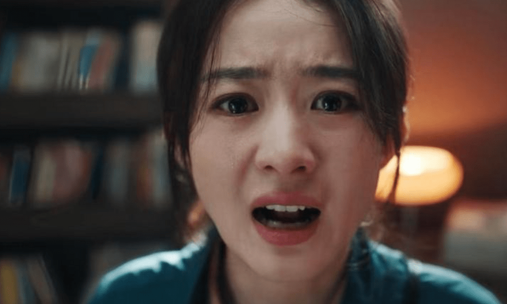 Cẩn thận! Người ăn mặc quá chỉnh tề có thể là ‘kẻ hút cạn năng lượng’ của bạn 