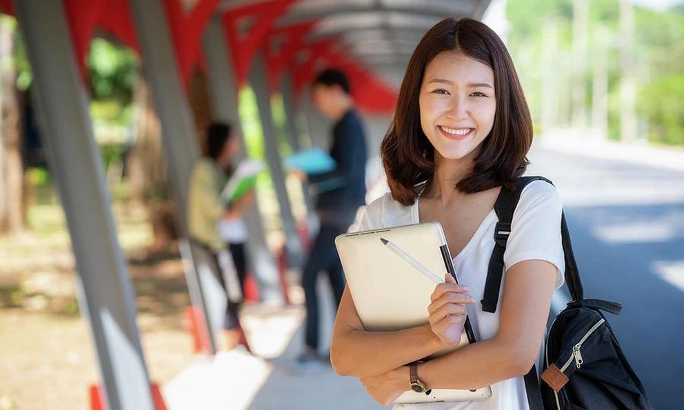 5 ngành học đang “khát” nhân lực ở Việt Nam: Lương có thể chạm 100 triệu/tháng, sinh viên mới ra trường rộng cửa việc làm