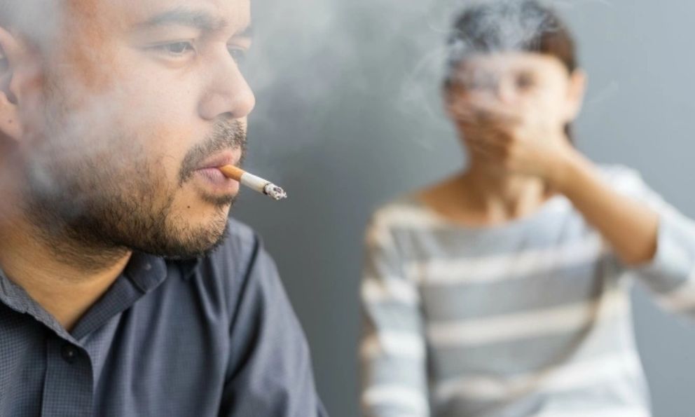 Chồng mỗi ngày hút 1 bao thuốc, vợ mắc ung thư phổi