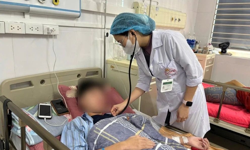 Thiếu niên 14 tuổi nguy kịch vì vết heo cắn: Nhiễm tụ cầu vàng, viêm xương và viêm phổi nặng