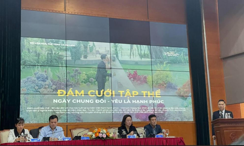 Khoảnh khắc xúc động: 80 cặp đôi cùng làm lễ cưới trong Ngày hội Việt Nam Hạnh phúc