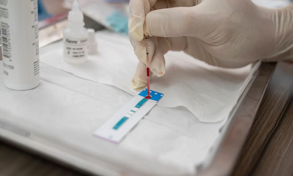 SỐC: Đường lây truyền thay đổi, HIV tại Việt Nam có xu hướng trẻ hóa và nguy hiểm hơn