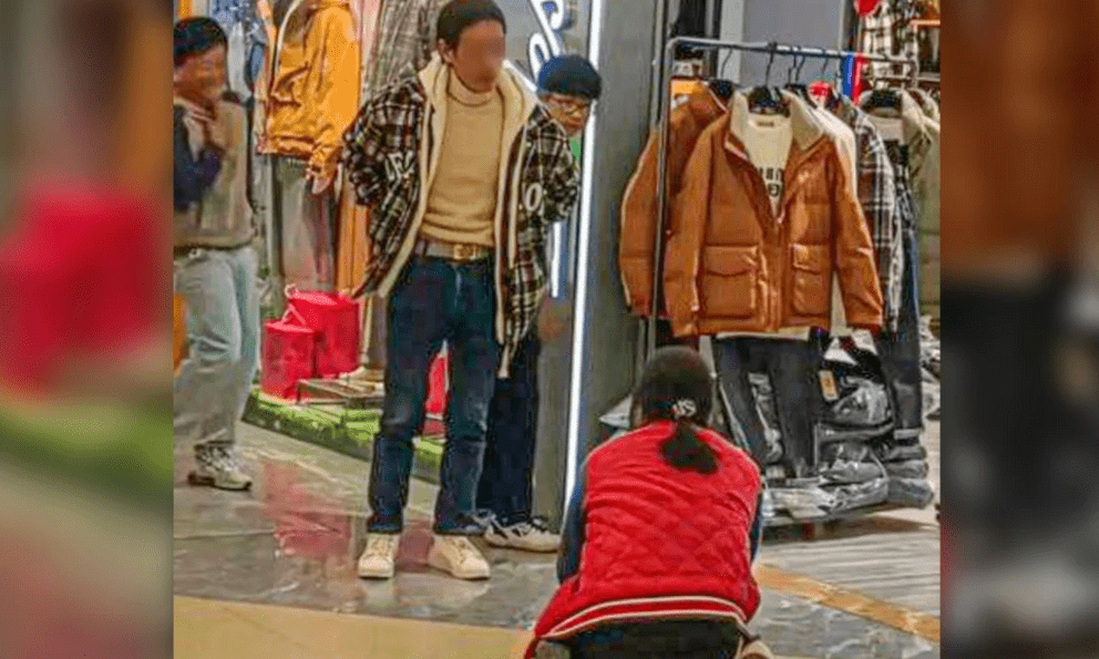 Người vợ quỳ gối xin chồng mua chiếc áo hơn 1 triệu đồng: Câu chuyện khiến 60 triệu người phẫn nộ!