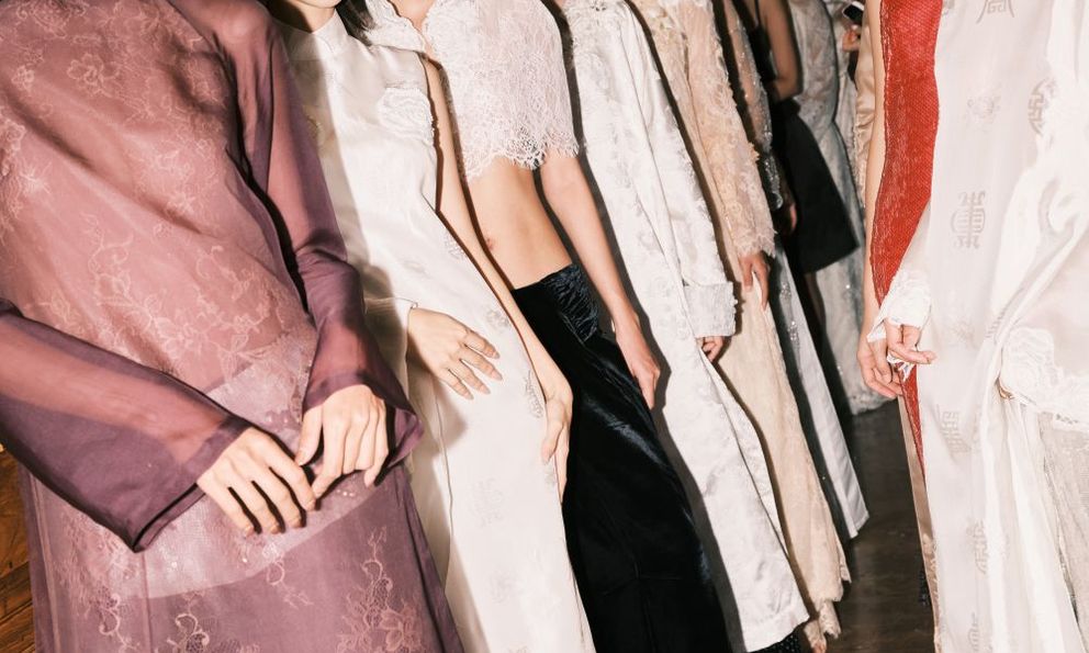 Khi thời trang chọn thì thầm thay vì phô diễn: Hành trình trở về với vẻ đẹp nguyên bản