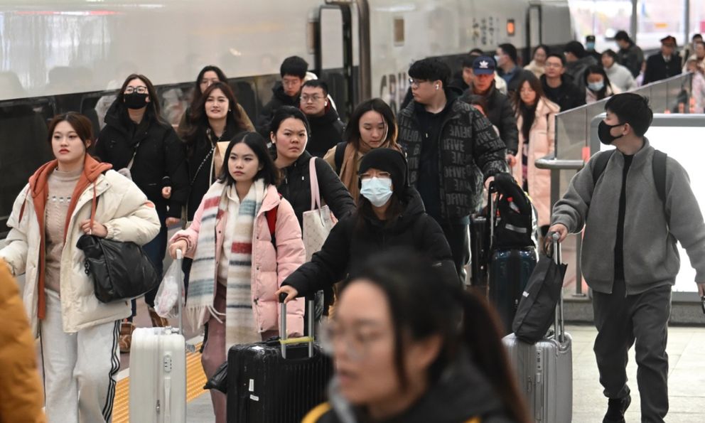 Hủy đơn hàng, chấp nhận mất doanh thu, Giám đốc cho nhân viên nghỉ Tết 35 ngày: Làm cả đời, Tết chỉ có vài ngày! 