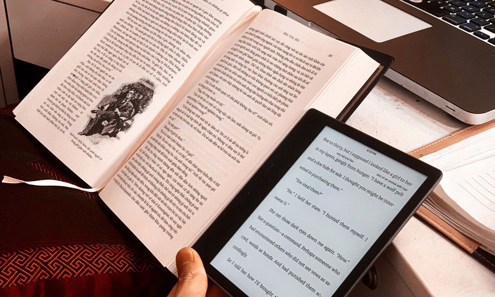 CẢNH BÁO: Hành vi số hóa, chia sẻ, phát tán sách lậu trên mạng có thể bị phạt tới 20 triệu đồng!