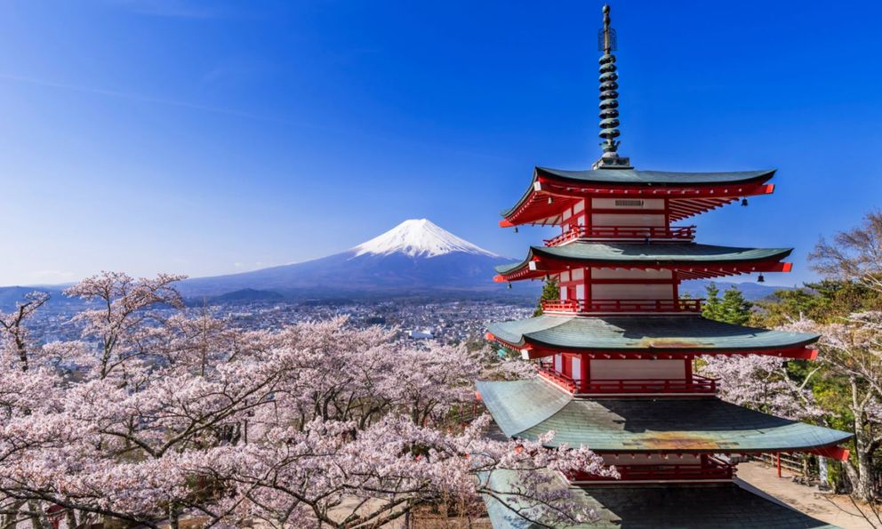 Trải nghiệm hiếm có trên thế giới: Bức tường tuyết lừng lững ở Nhật Bản có gì mà khiến du khách khắp nơi ồ ạt tìm tới check-in?