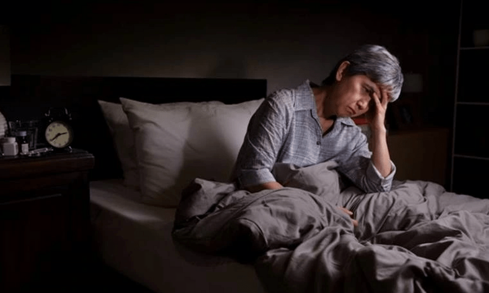 Chuyên gia cảnh báo: 5 DẤU HIỆU mà nam giới tuổi trung niên thường gặp - Nếu bạn chưa thấy, thì xin chúc mừng