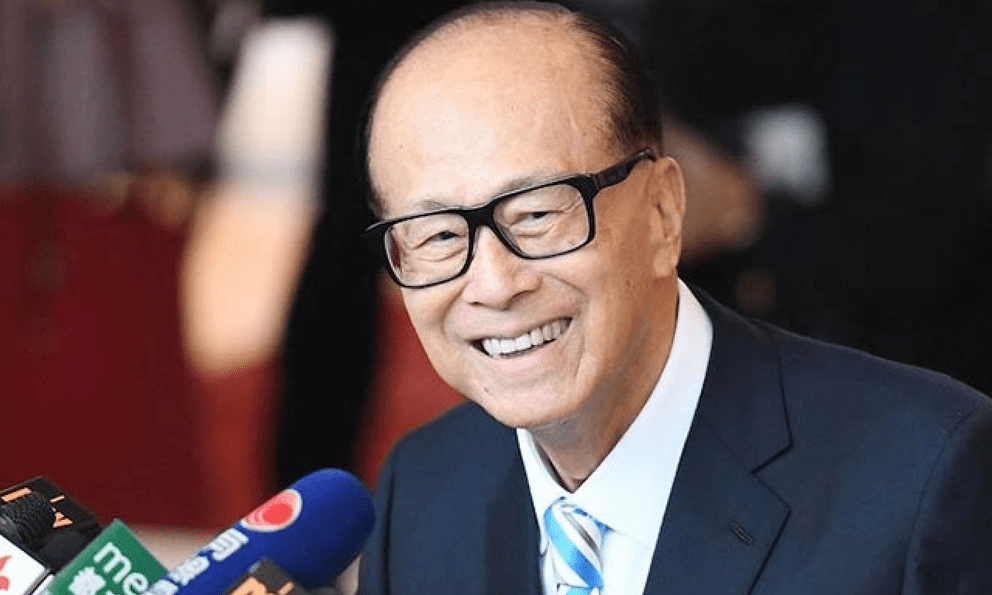 Tỷ phú Lý Gia Thành nói thẳng: Người “nghèo kiết xác” vì mắc 1 lỗi, trong khi người giàu lại rất tỉnh táo khi làm điều này!