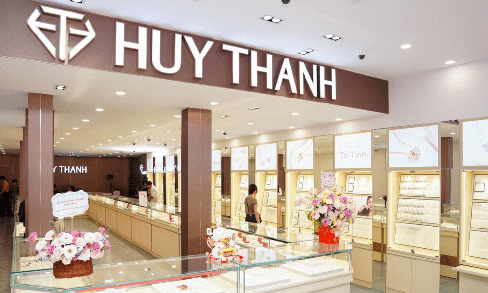 Trước khi bị thanh tra, Huy Thanh Jewelry từng vướng ồn ào bán nhẫn 18K thiếu trọng lượng: Khách mua 0,9 chỉ vàng, nhận về 0,6 chỉ