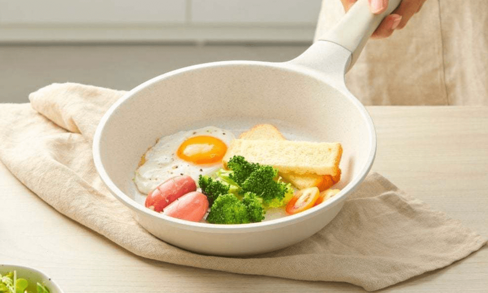 Lời khuyên quan trọng đến những gia đình đang dùng chảo