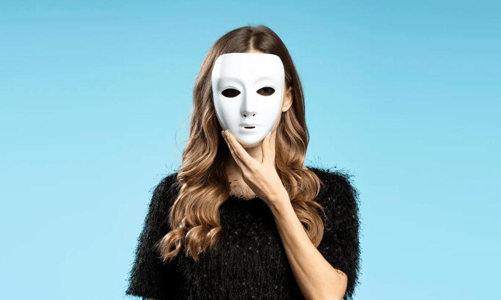 Chuyên gia tâm lý chỉ rõ: 7 câu nói tưởng quan tâm thật lòng nhưng hóa ra là cách thao túng tâm lý cực tinh vi