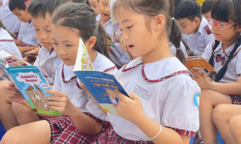 Một trường tiểu học thông báo khẩn cho học sinh học online, dừng ăn bán trú