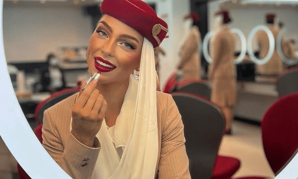 Không hổ danh “hãng bay đắt giá nhất hành tinh”, tiếp viên Emirates thật sự có cuộc sống như mơ